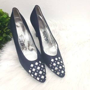 Vintage St. John Studded Bling Pointy Toe Satiny Heels Size 8.5 AAA